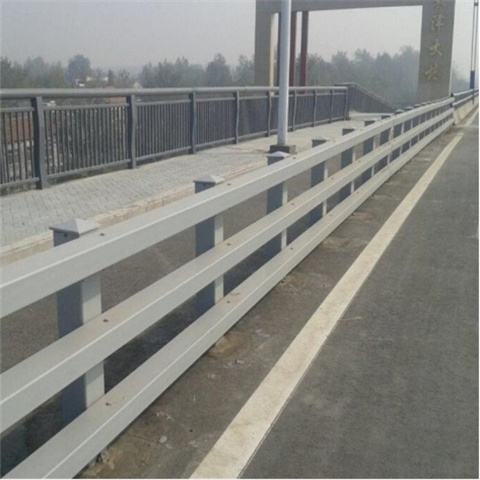 橋粱護欄